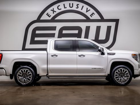 Used 2025 GMC Sierra 1500 Denali Ultimate AWD/4WD image 9