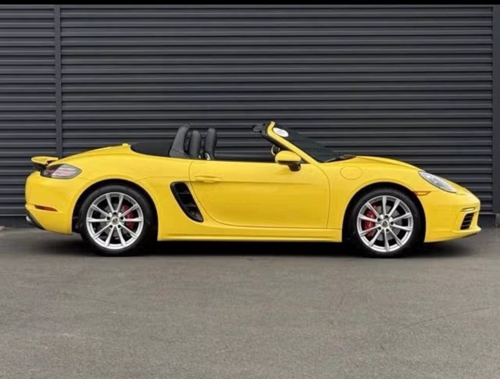 Used 2021 Porsche 718 Boxster S RWD image 6