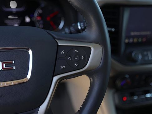 Used 2021 GMC Acadia Denali w/ Denali Technology Package image 13