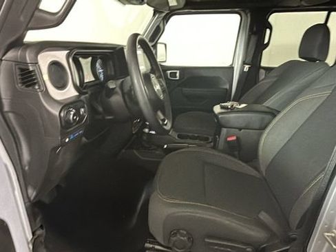 Used 2024 Jeep Wrangler Unlimited AWD/4WD image 10