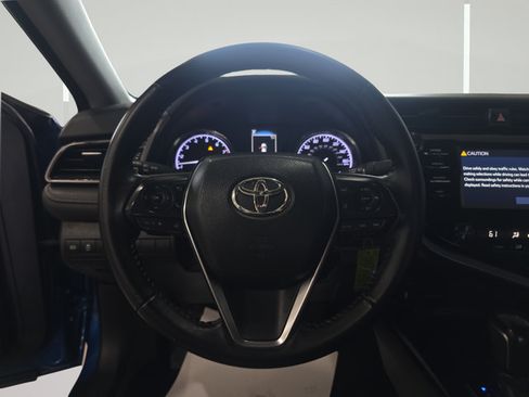 Used 2020 Toyota Camry SE FWD image 14