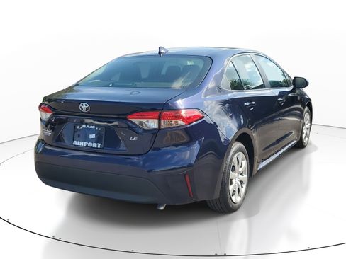 Used 2026 Toyota Corolla LE FWD image 6