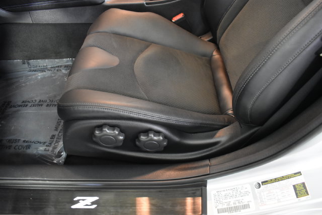 Certified 2024 Nissan Z Performance w/ Floor Mat Package RWD image 13