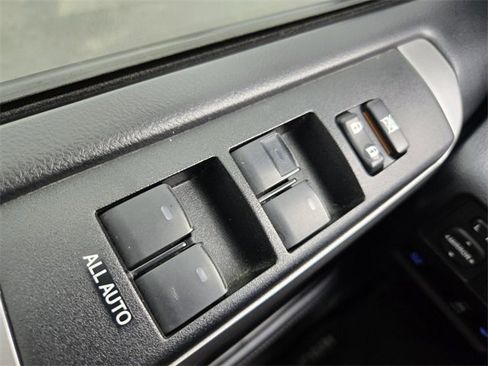 Used 2022 Toyota 4Runner SR5 Premium image 34