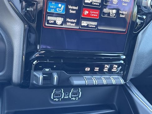 Used 2020 RAM 2500 Laramie w/ Night Edition image 39