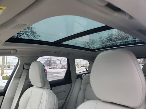 New 2026 Volvo XC60 T8 Ultra w/ Climate Package AWD/4WD image 13