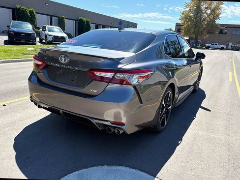 Used 2019 Toyota Camry XSE FWD image 5