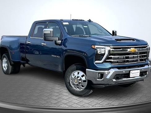 New 2026 Chevrolet Silverado 3500 LTZ w/ LTZ Plus Package AWD/4WD image 2
