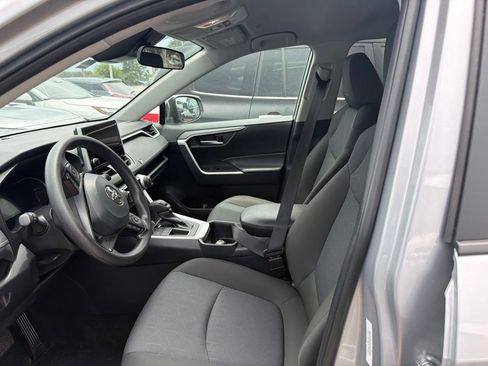 Used 2025 Toyota RAV4 XLE FWD image 2