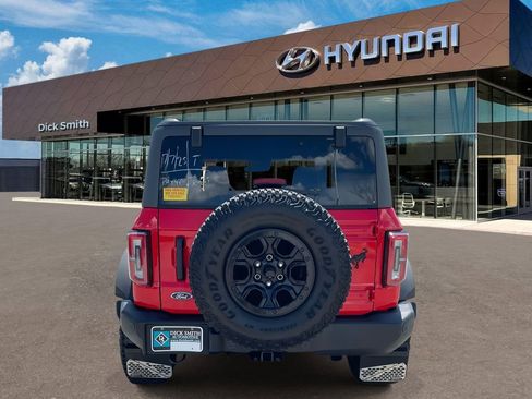 Used 2023 Ford Bronco Wildtrak image 6