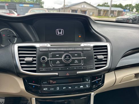 Used 2017 Honda Accord LX image 18