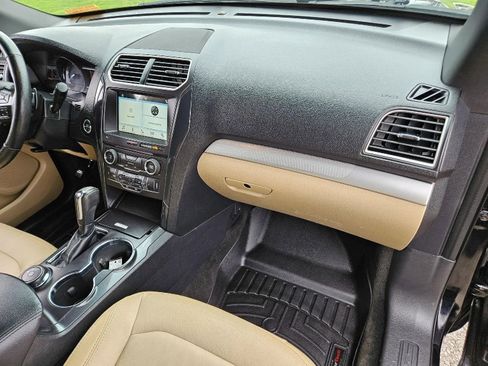 Used 2017 Ford Explorer XLT w/ Equipment Group 202A image 17