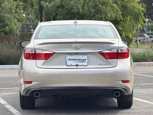 Used 2014 Lexus ES 350 w/ Premium Package FWD image 6