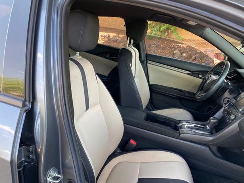 Used 2017 Honda Civic Sport image 38