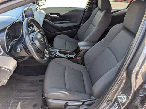 Used 2023 Toyota Corolla SE image 2