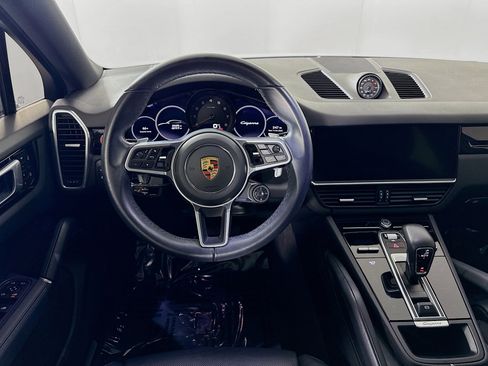 Certified 2022 Porsche Cayenne Coupe image 23