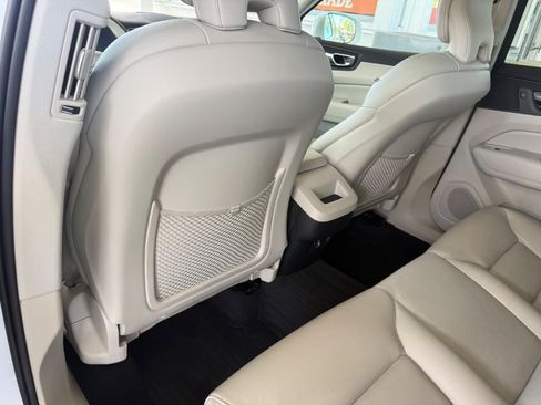 Used 2019 Volvo XC60 T5 Momentum w/ Premium Package FWD image 40