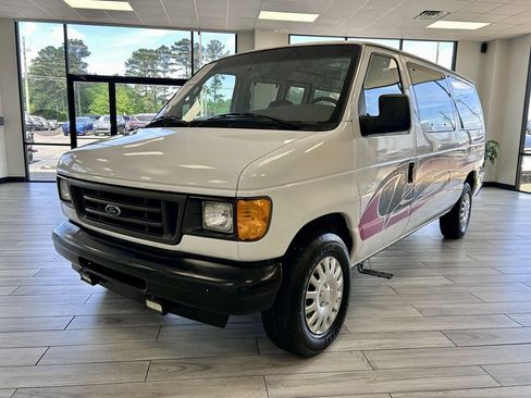 Used 2004 Ford E-150 and Econoline 150 image 3