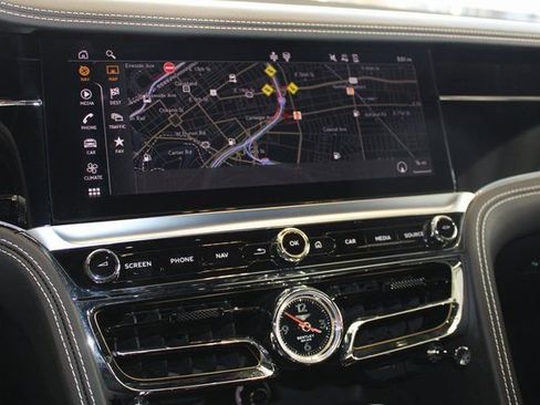 Used 2022 Bentley Flying Spur V8 image 28