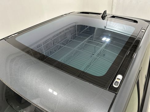 Used 2025 Rivian R1T Premium AWD/4WD image 13