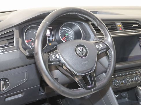 Used 2018 Volkswagen Tiguan SEL w/ 3rd Row Seat Package image 6