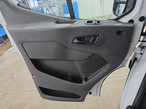 Used 2022 Ford Transit 350 DRW RWD image 24