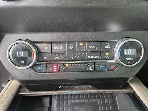 Used 2019 Ford Expedition Max Limited image 22