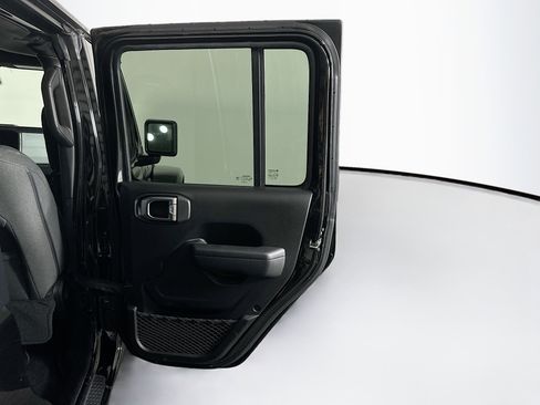 Used 2024 Jeep Wrangler Unlimited w/ Convenience Group AWD/4WD image 29