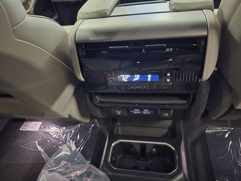 New 2026 Jeep Grand Wagoneer 4WD image 38
