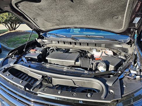 New 2026 Chevrolet Suburban RST w/ RST Capability Package AWD/4WD image 25