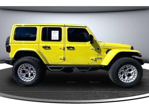 Used 2023 Jeep Wrangler Unlimited Sahara AWD/4WD image 15