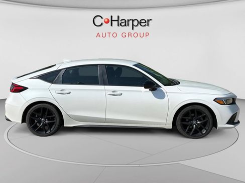 Used 2022 Honda Civic Sport image 2