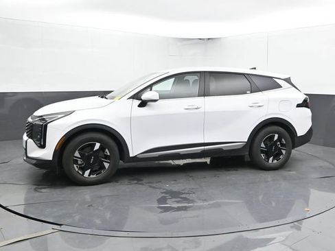 Used 2026 Kia Sportage LX FWD image 8