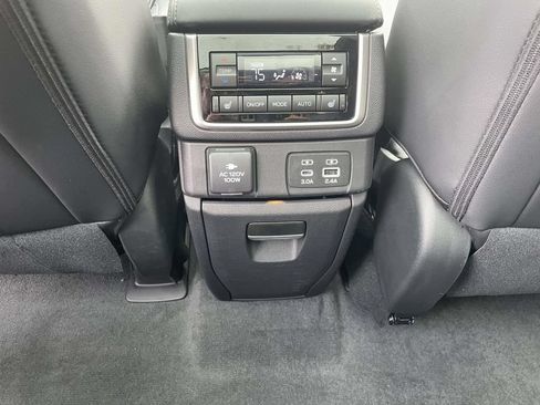 Used 2025 Subaru Ascent Bronze Edition w/ Popular Package #2 AWD/4WD image 14