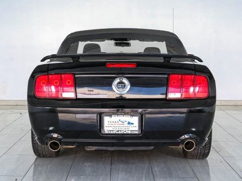 Used 2006 Ford Mustang GT RWD image 7