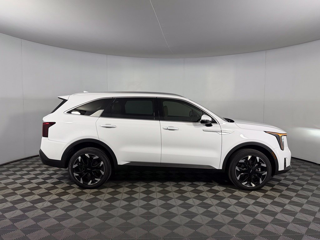Used 2025 Kia Sorento EX AWD/4WD image 5