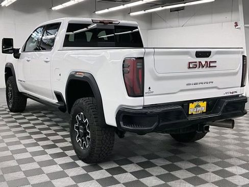 Used 2025 GMC Sierra 2500 AT4X AWD/4WD image 3