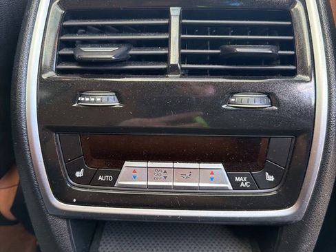 Used 2024 BMW X7 xDrive40i image 27