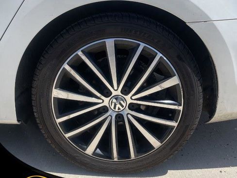 Used 2016 Volkswagen Jetta Sport w/ Lighting Package FWD image 19
