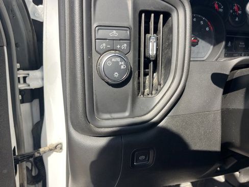 Used 2024 Chevrolet Silverado 2500 Custom image 15