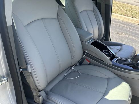 Used 2011 Buick LaCrosse CXL image 21