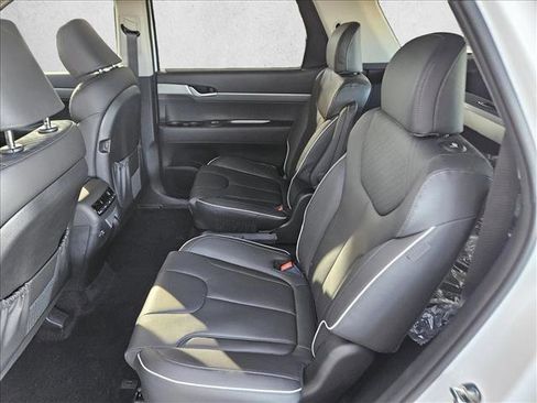 Certified 2025 Hyundai Palisade XRT image 12