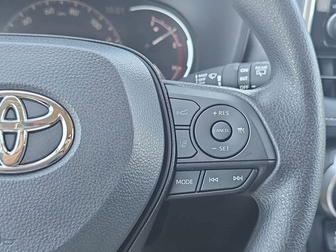 Used 2025 Toyota RAV4 XLE AWD/4WD image 29