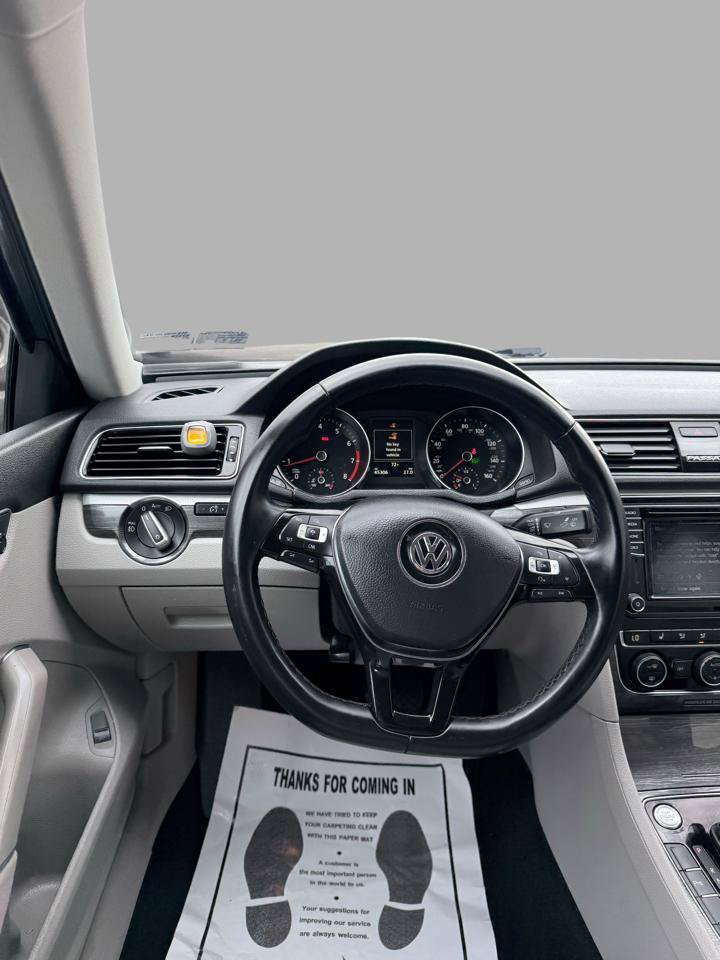 Used 2018 Volkswagen Passat 2.0T SE FWD image 23