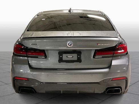 Used 2023 BMW M550i xDrive w/ Dynamic Handling Package image 4