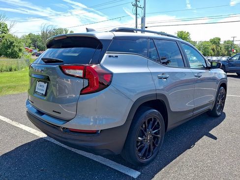 Used 2023 GMC Terrain SLE w/ Driver Convenience Package AWD/4WD image 5