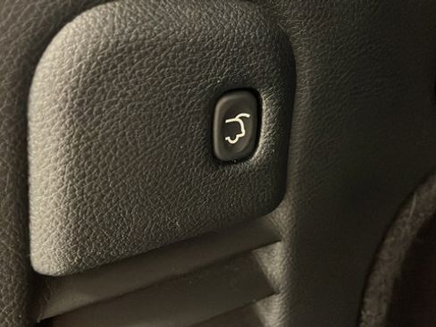 Used 2018 Jeep Grand Cherokee Limited AWD/4WD image 28