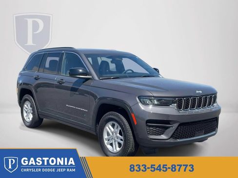 Certified 2025 Jeep Grand Cherokee Laredo w/ Trailer Tow Package AWD/4WD image 1