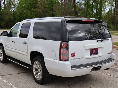 Used 2008 GMC Yukon XL Denali image 7