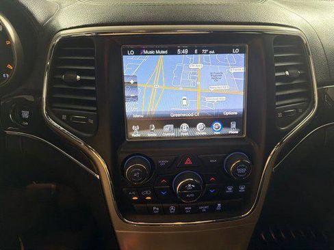Certified 2017 Jeep Grand Cherokee Overland AWD/4WD image 30